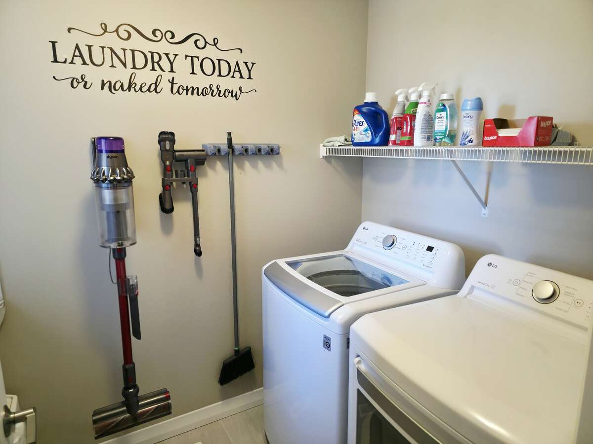 UPPER LEVEL - LAUNDRY WITH FOLD COUNTER & WINDOW