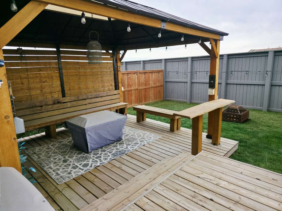EXTERIOR BACK DECK(S)