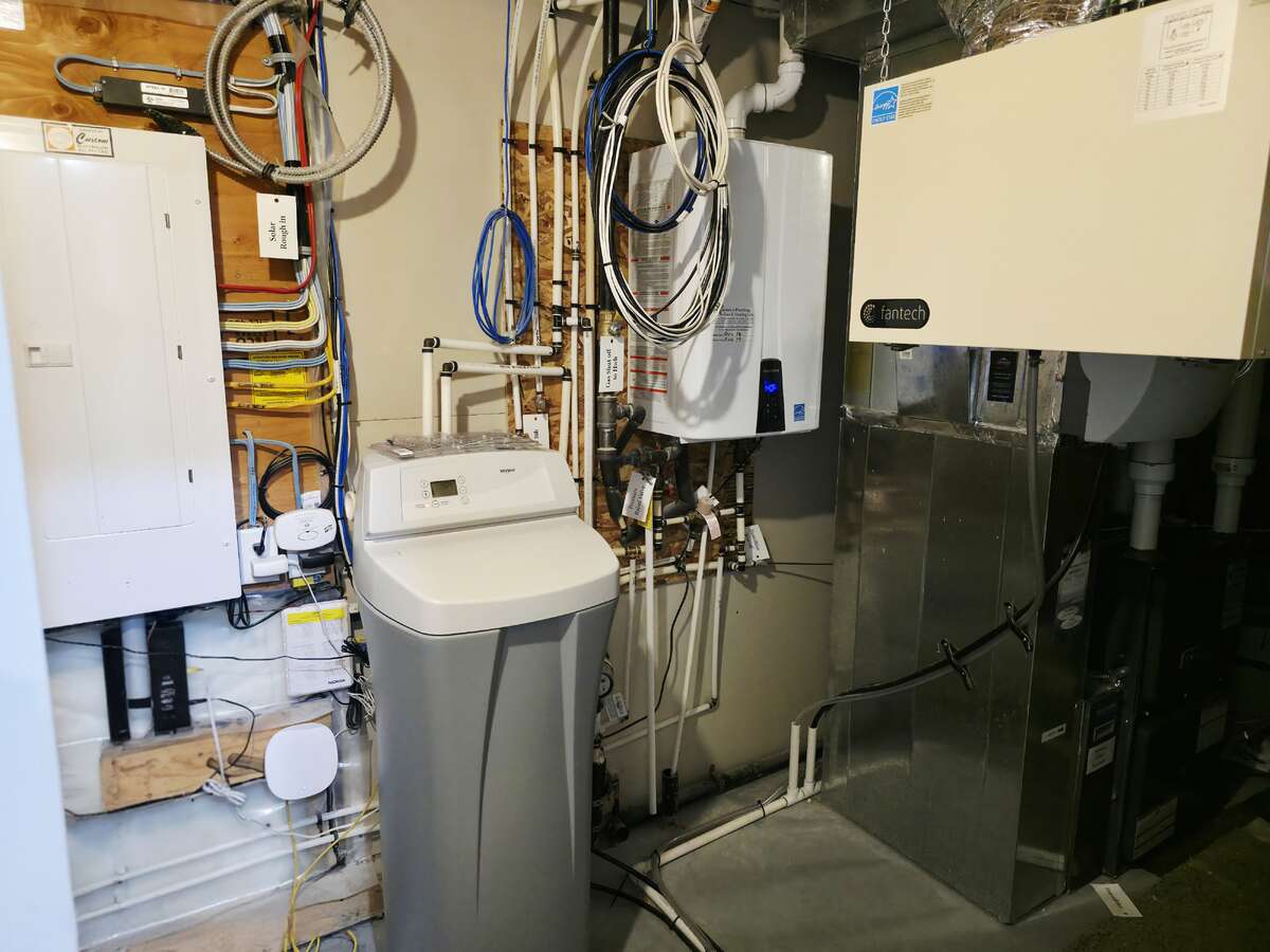 LOWER LEVEL - UTILITY / FURNACE ROOM