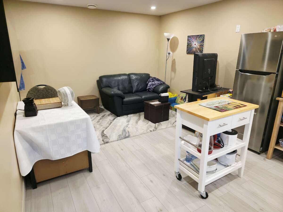 LOWER LEVEL -  KITCHENETTE / BAR AREA