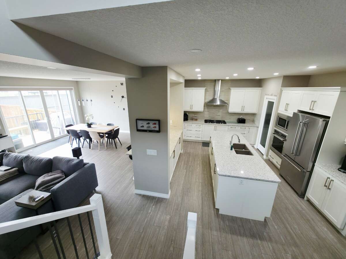 MAIN LEVEL - FULLY OPEN CONCEPT