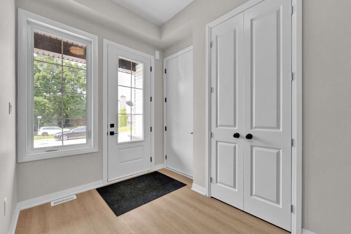 FOR RENT – New Modern Townhome in Decew Terrace