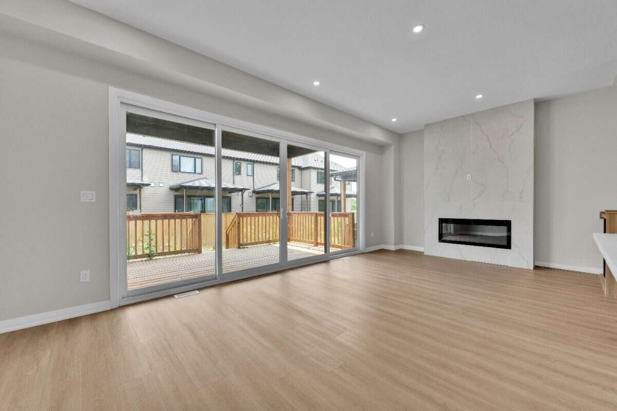 FOR RENT – New Modern Townhome in Decew Terrace