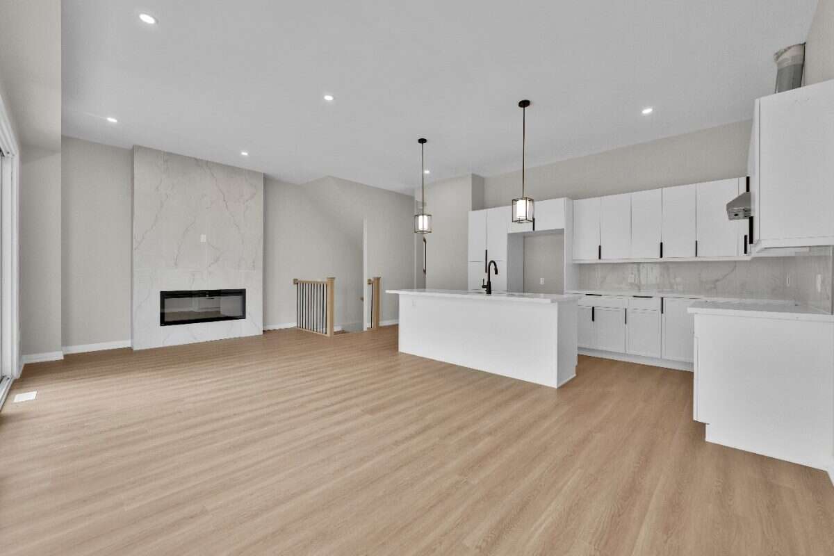 FOR RENT – New Modern Townhome in Decew Terrace
