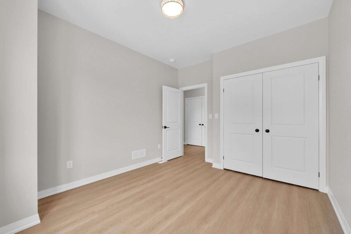FOR RENT – New Modern Townhome in Decew Terrace