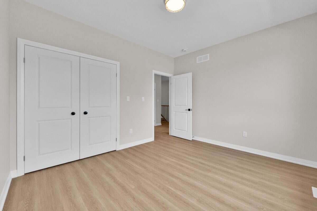 FOR RENT – New Modern Townhome in Decew Terrace