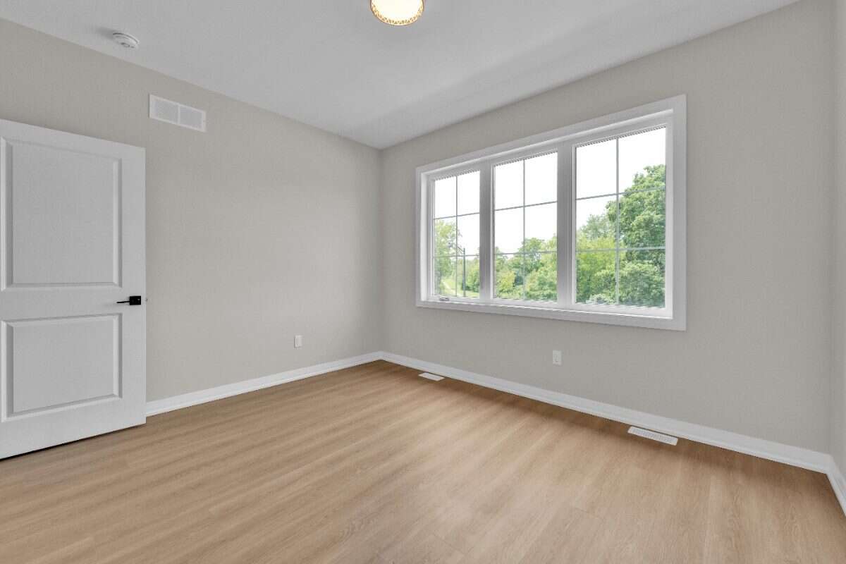 FOR RENT – New Modern Townhome in Decew Terrace