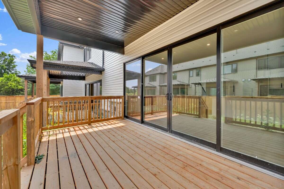 FOR RENT – New Modern Townhome in Decew Terrace