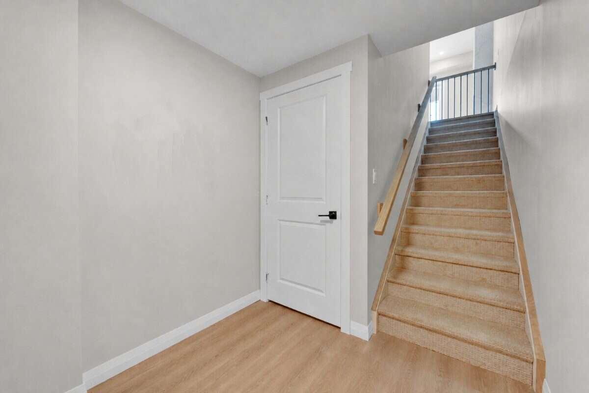 FOR RENT – New Modern Townhome in Decew Terrace