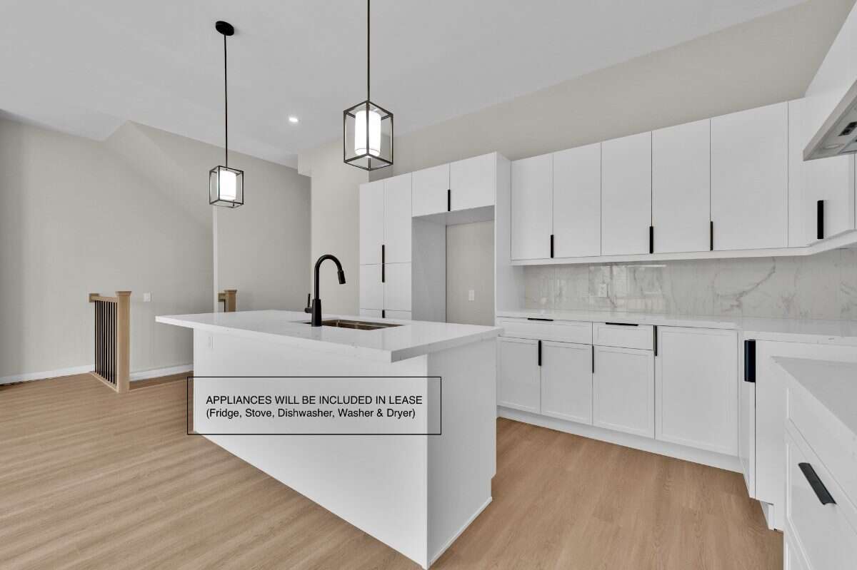 FOR RENT – New Modern Townhome in Decew Terrace