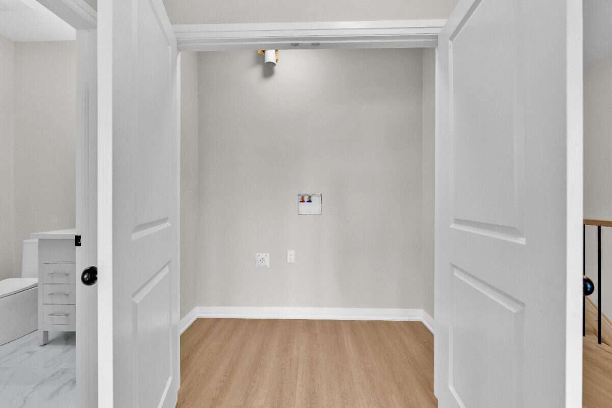 FOR RENT – New Modern Townhome in Decew Terrace