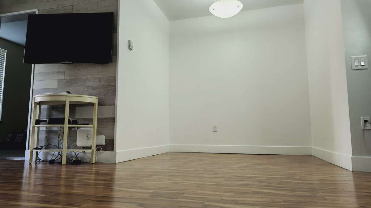 7'10"x6' dining room, west facing view