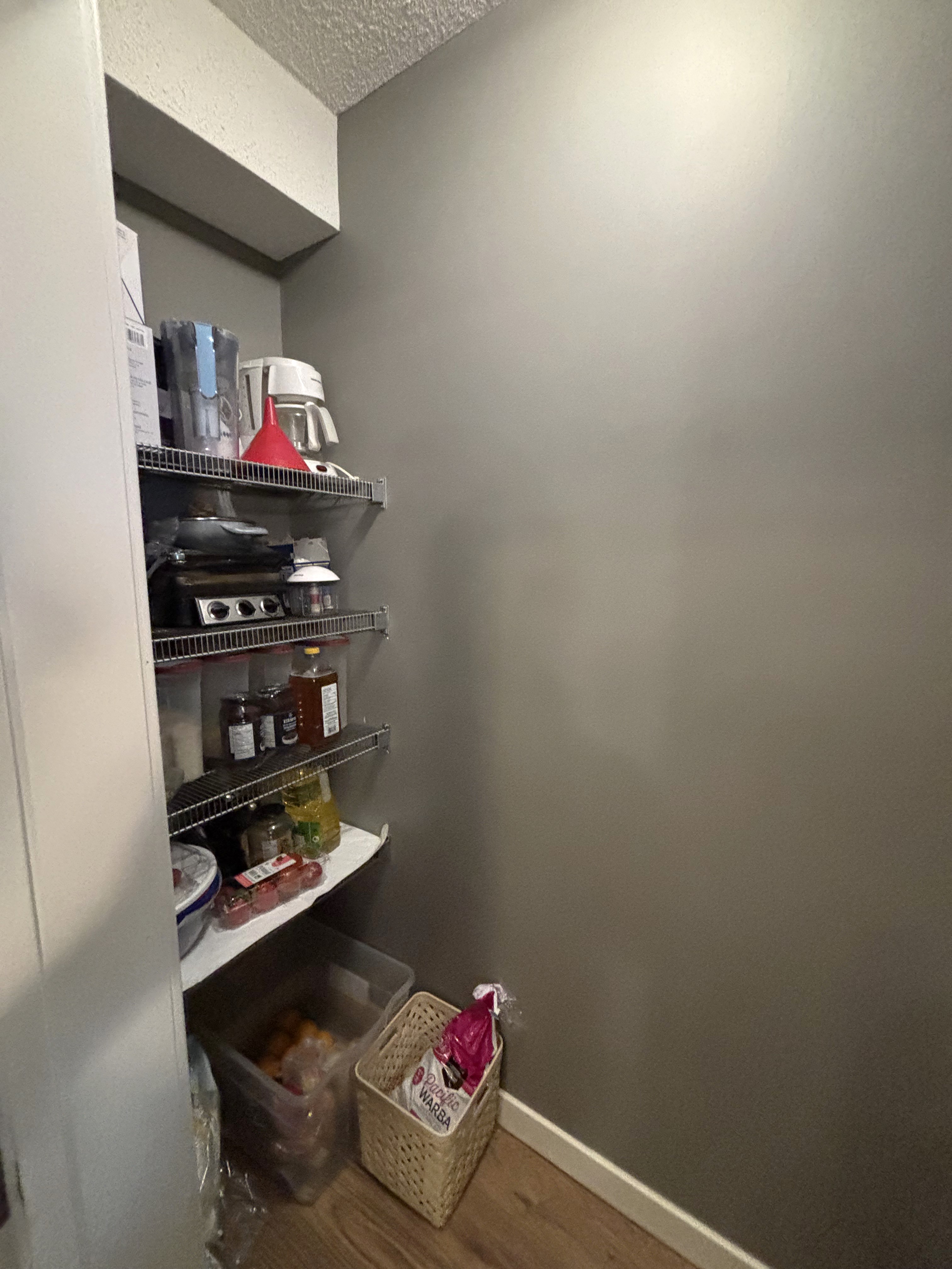 2 bedroom Condo, Quiet west facing, Courtyard view