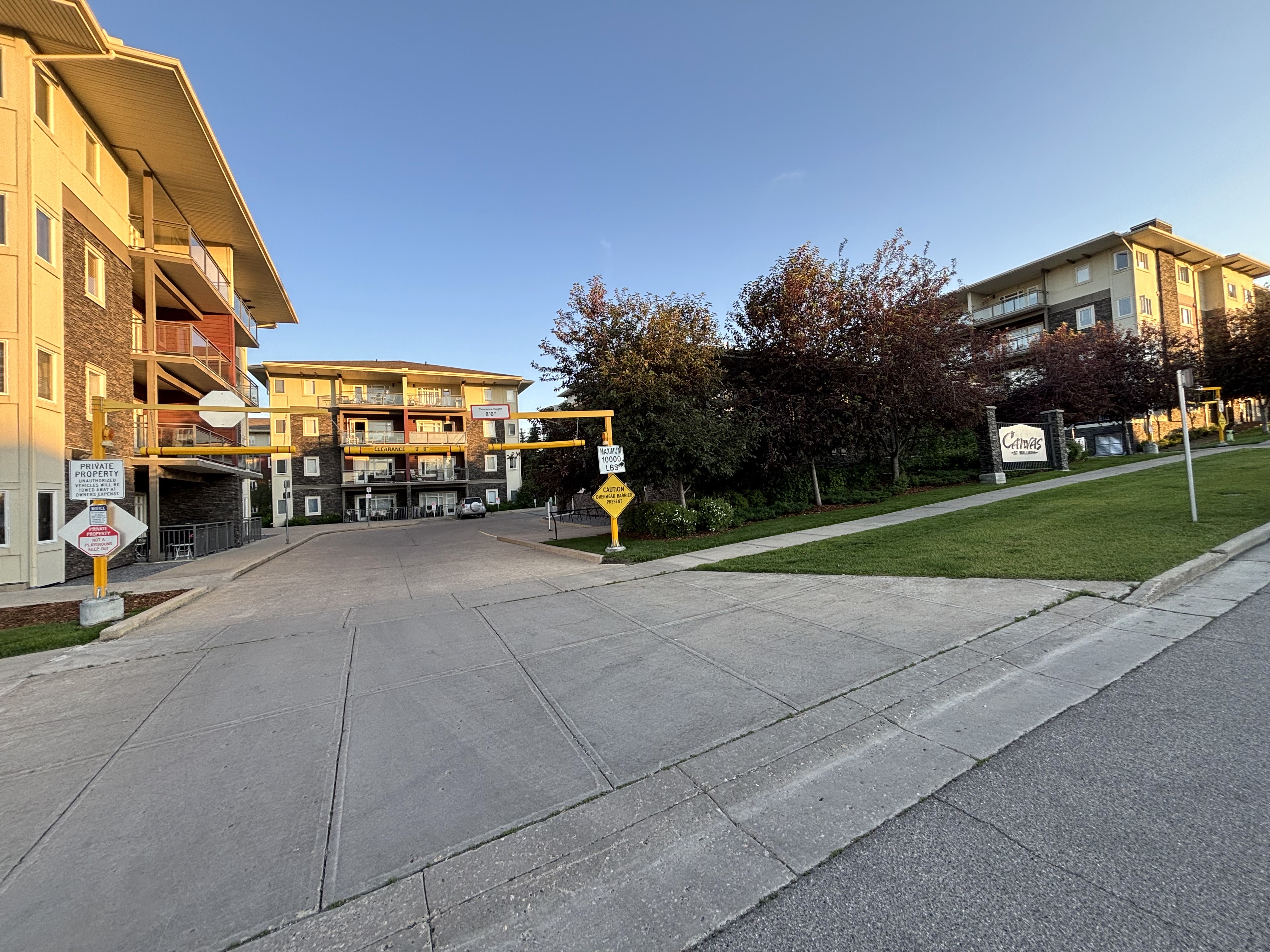 2 bedroom Condo, Quiet west facing, Courtyard view