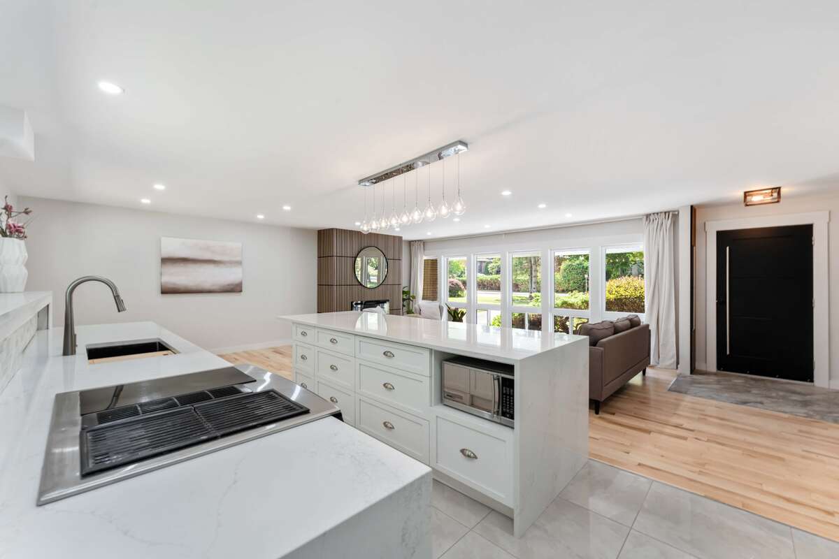 backsplash storage