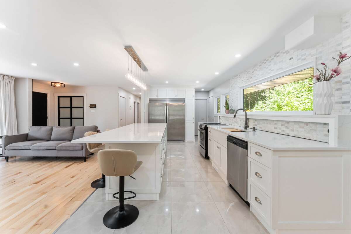 backsplash storage
