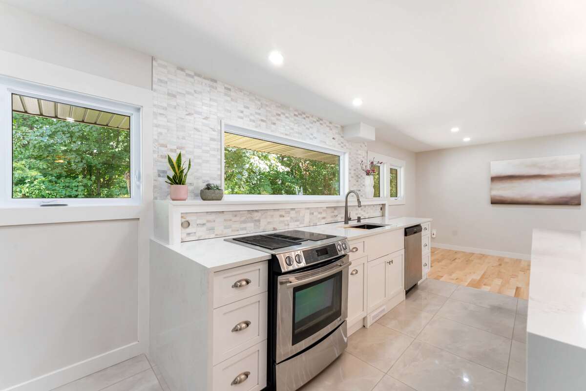 backsplash storage