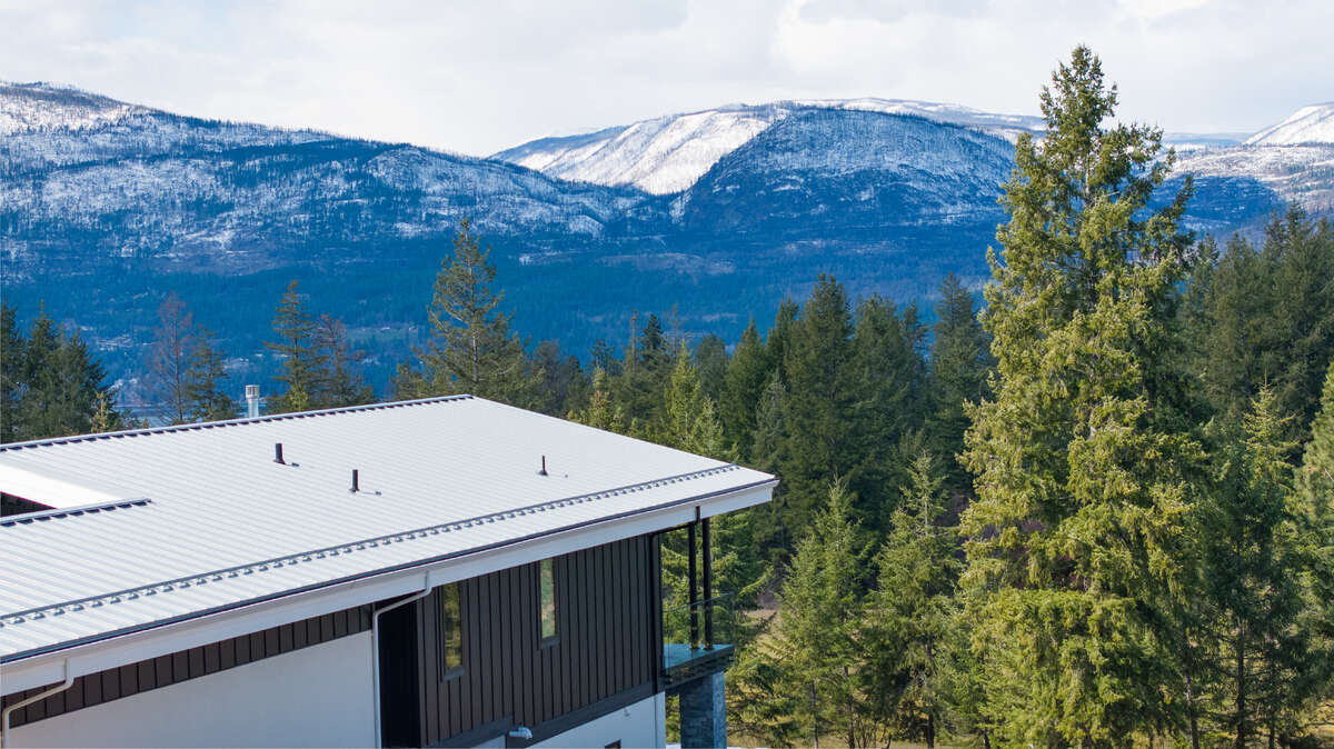 Luxury Walk-Out with Golf Views