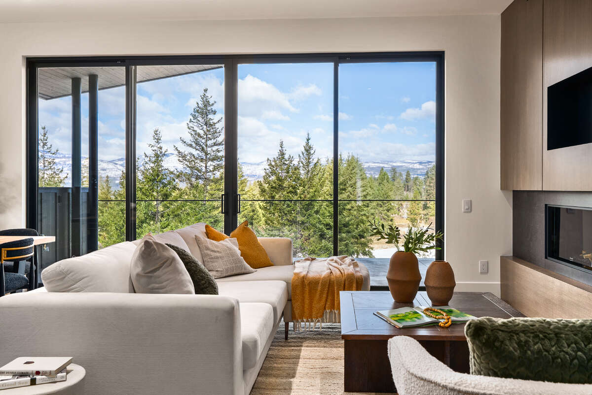 Luxury Walk-Out with Golf Views