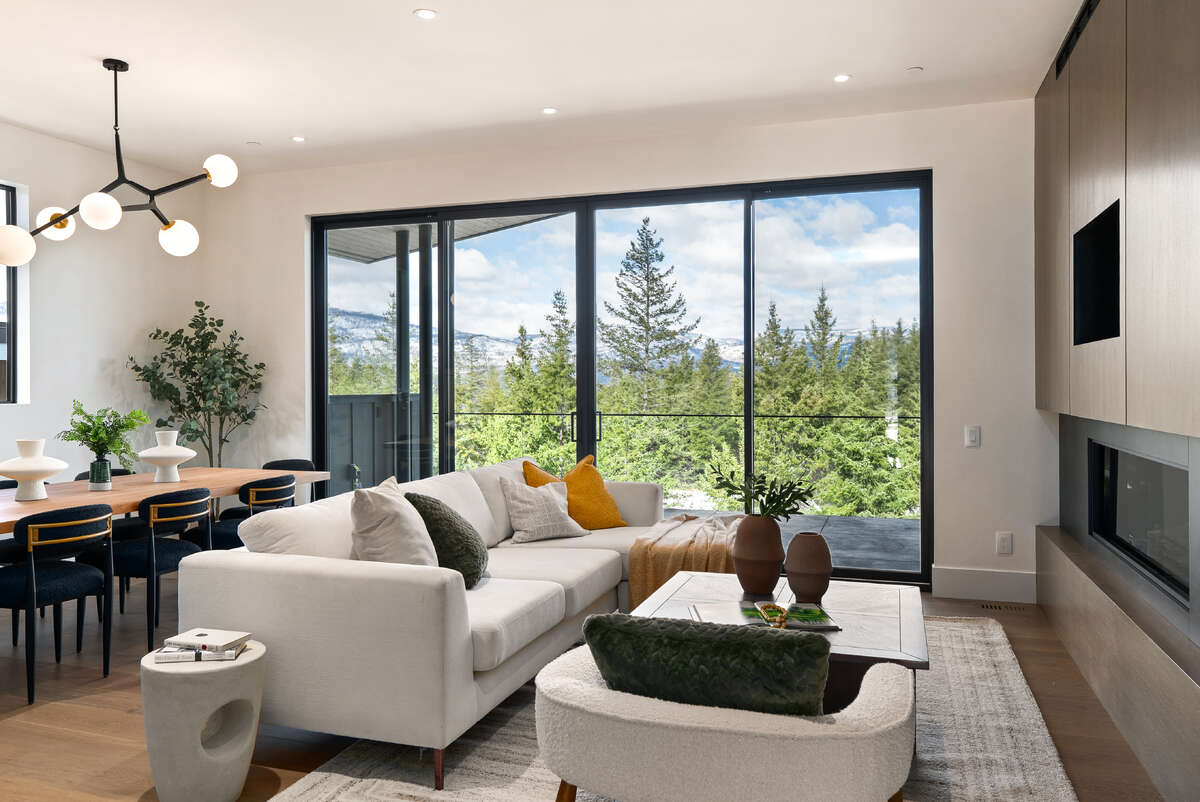 Luxury Walk-Out with Golf Views