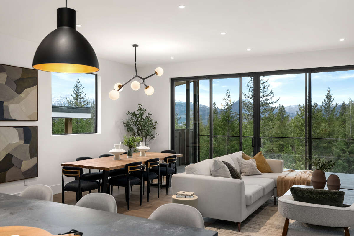 Luxury Walk-Out with Golf Views