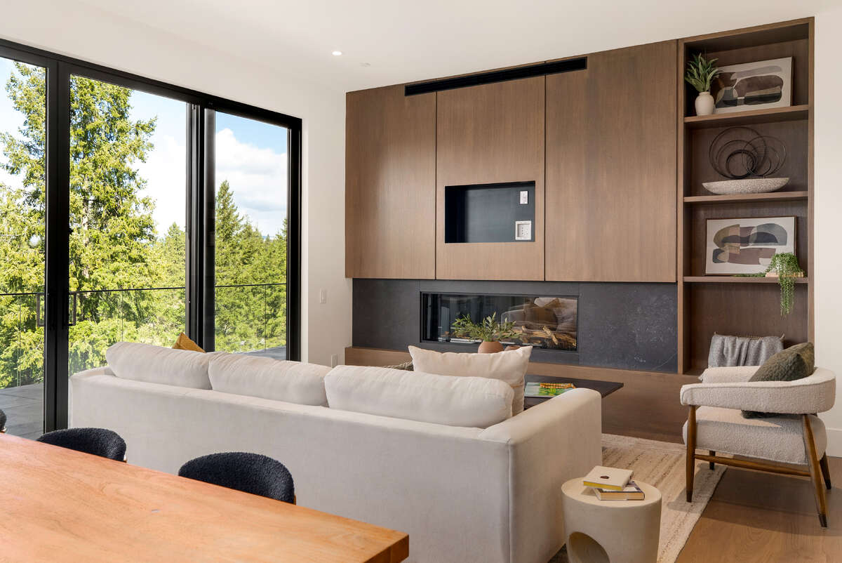 Luxury Walk-Out with Golf Views