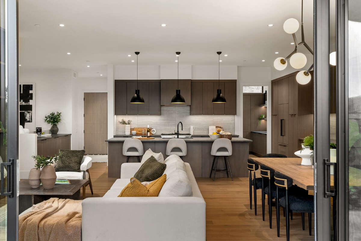 Luxury Walk-Out with Golf Views