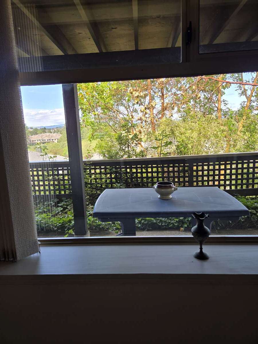 Roomy Townhouse Overlooking Nature