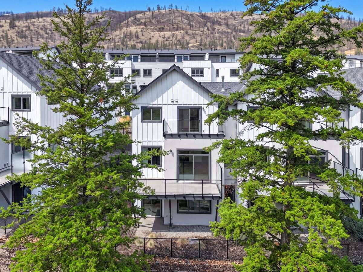 Pondside Landing Elderberry Townhome