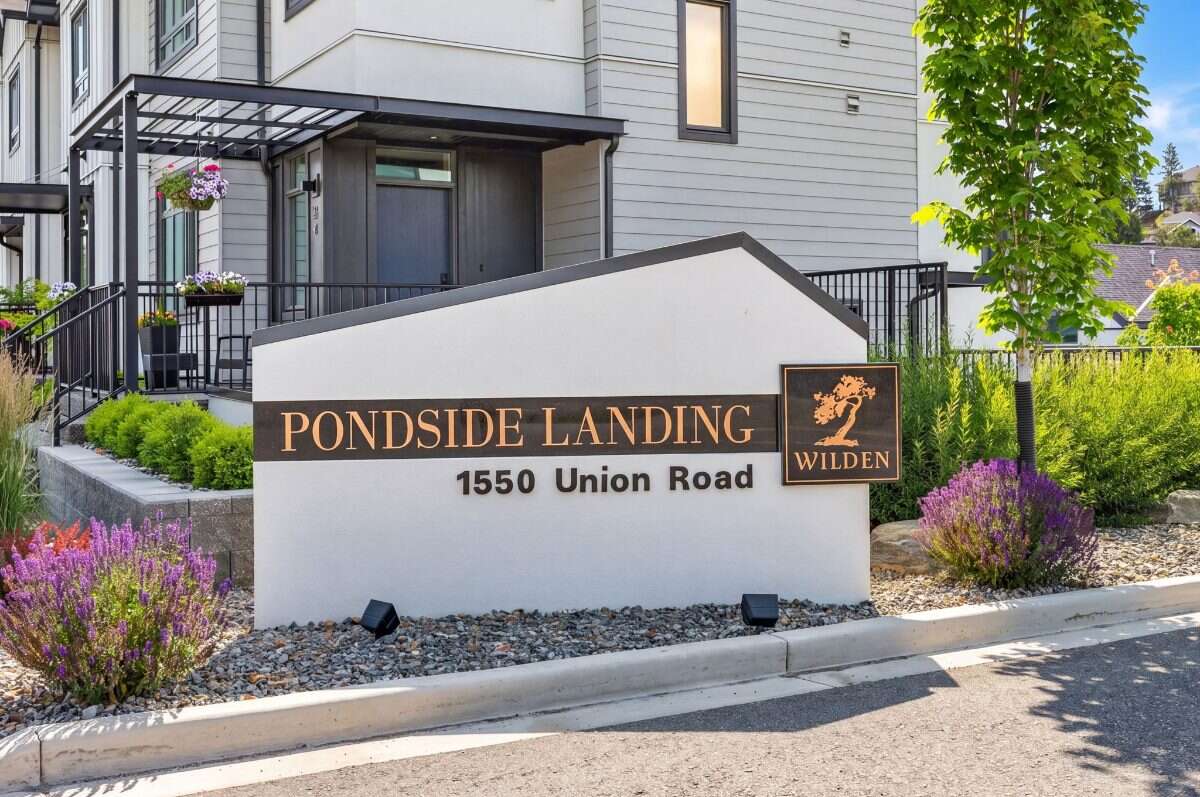 Pondside Landing Elderberry Townhome