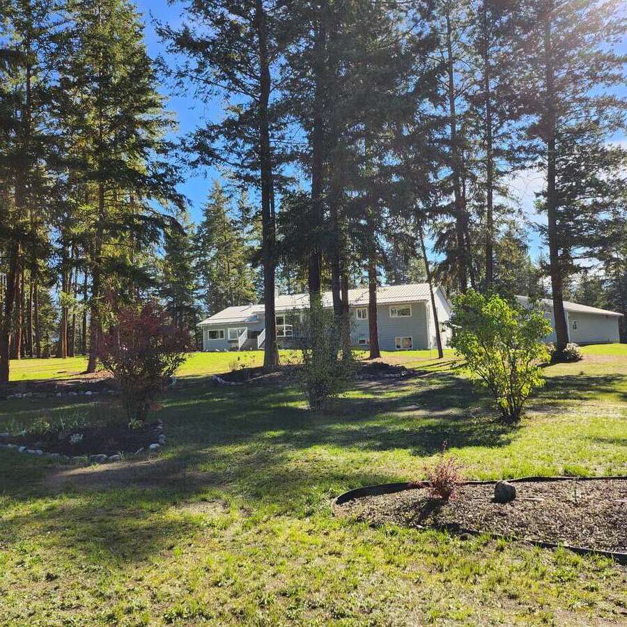 Acreage / Detached House / Home with Unregistered Suite For Sale in Armstrong, BC - 5 bed, 3.5 bath