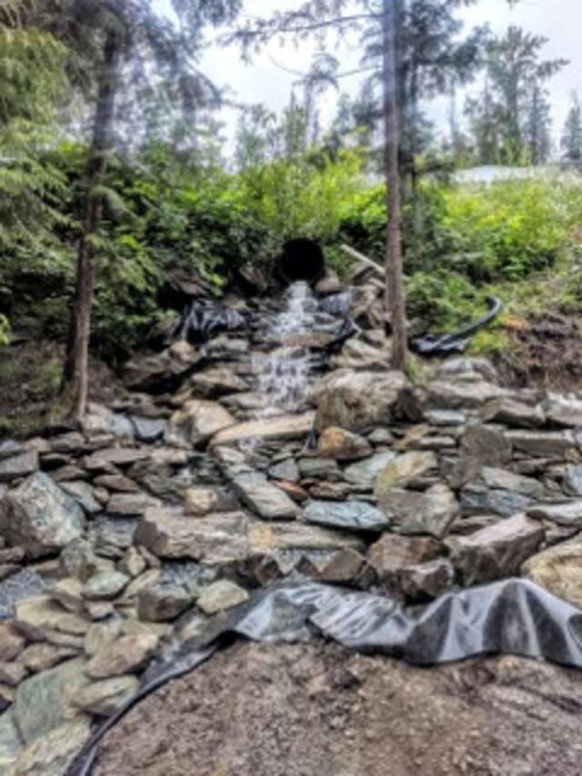 Turnkey East Barriere Lake Waterfront Retreat