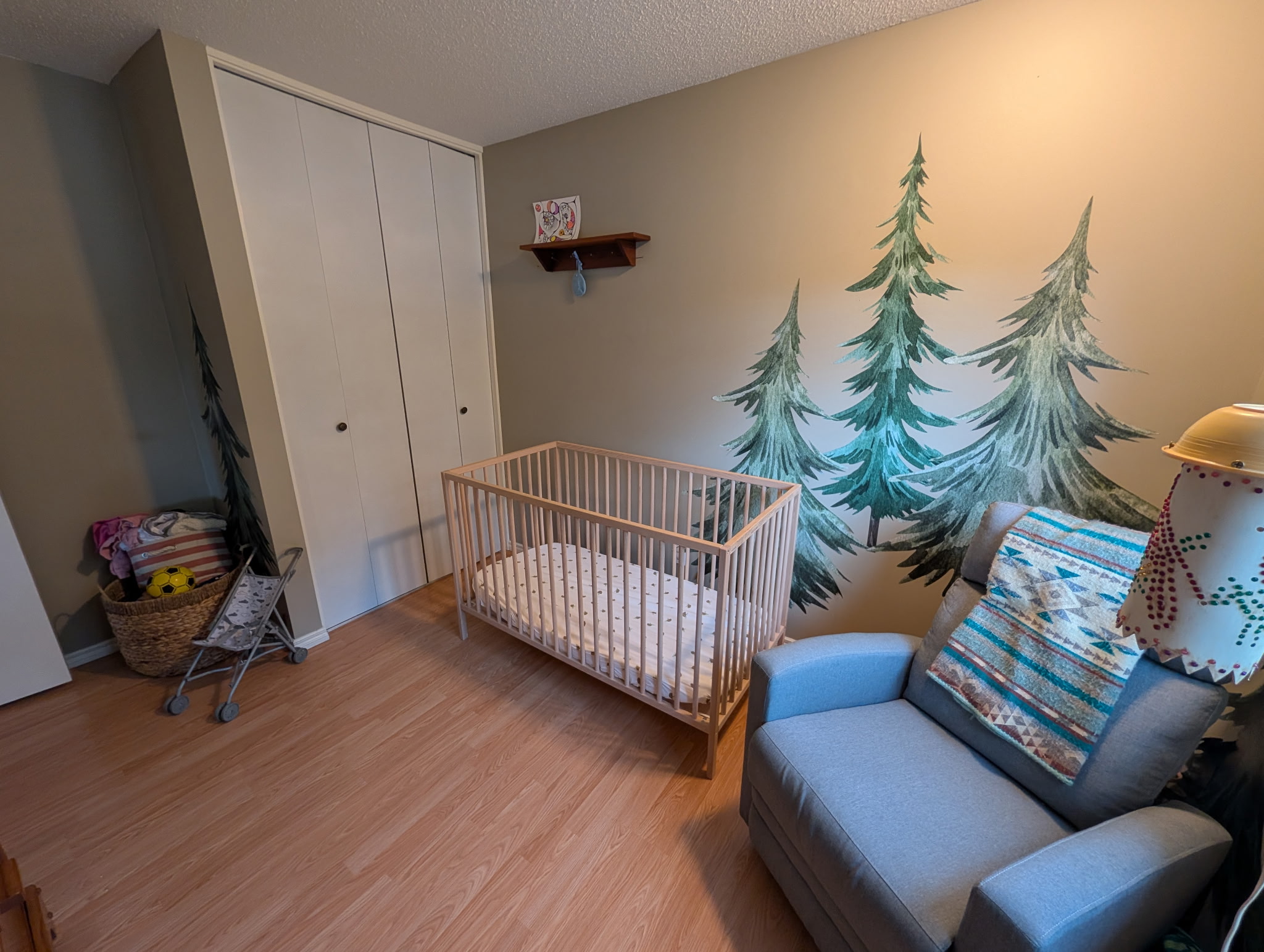 Townsite Home w/ Suite, Hot Tub & Big Yard