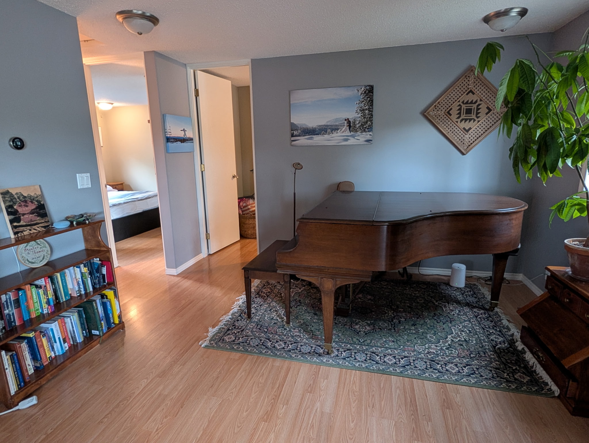Townsite Home w/ Suite, Hot Tub & Big Yard