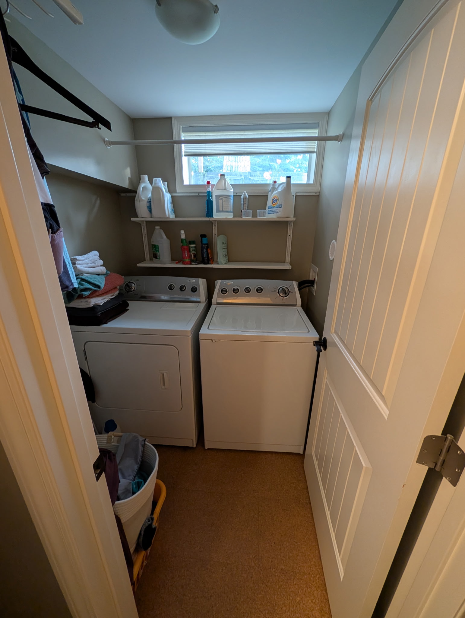 Townsite Home w/ Suite, Hot Tub & Big Yard