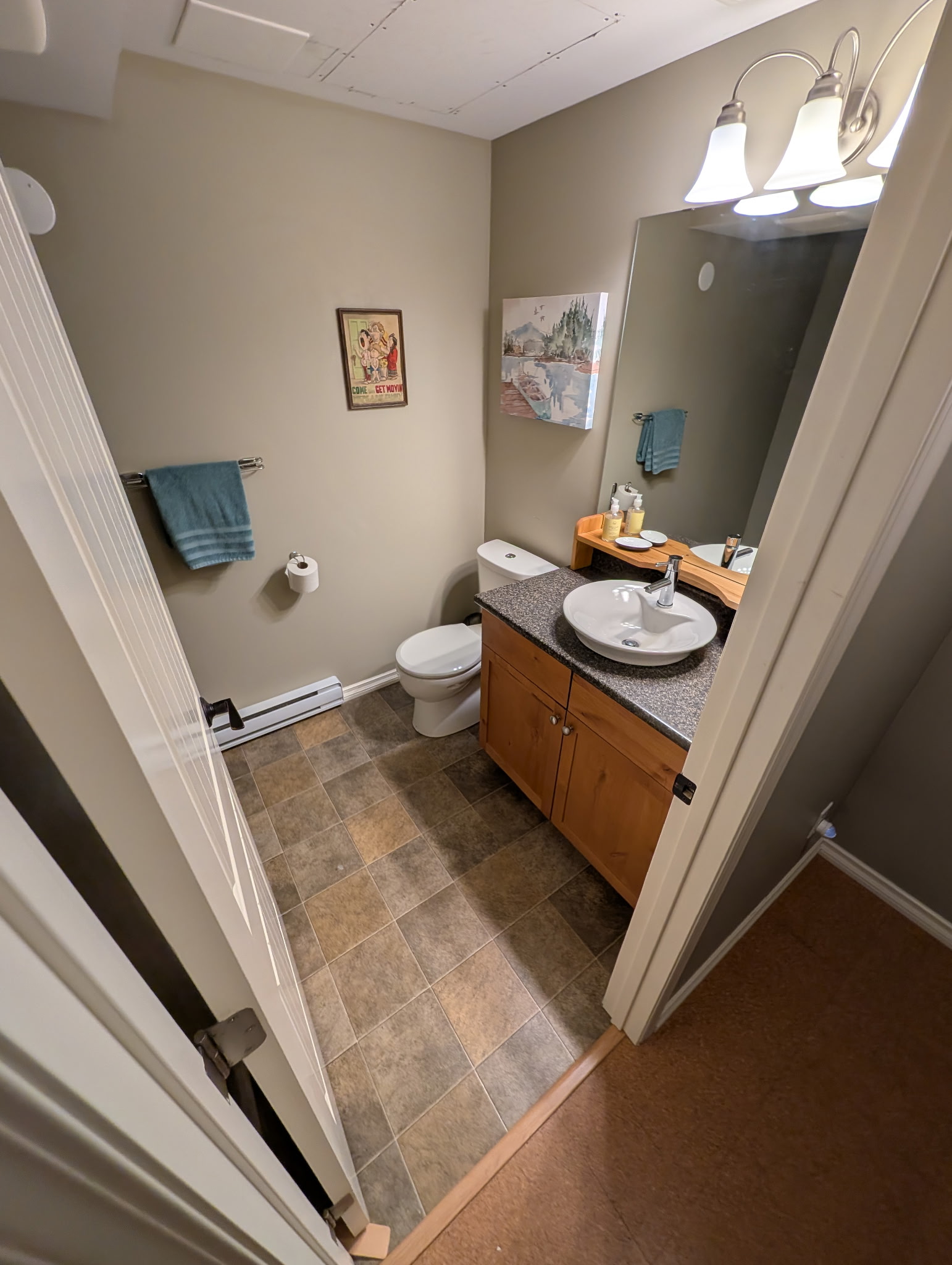 Townsite Home w/ Suite, Hot Tub & Big Yard