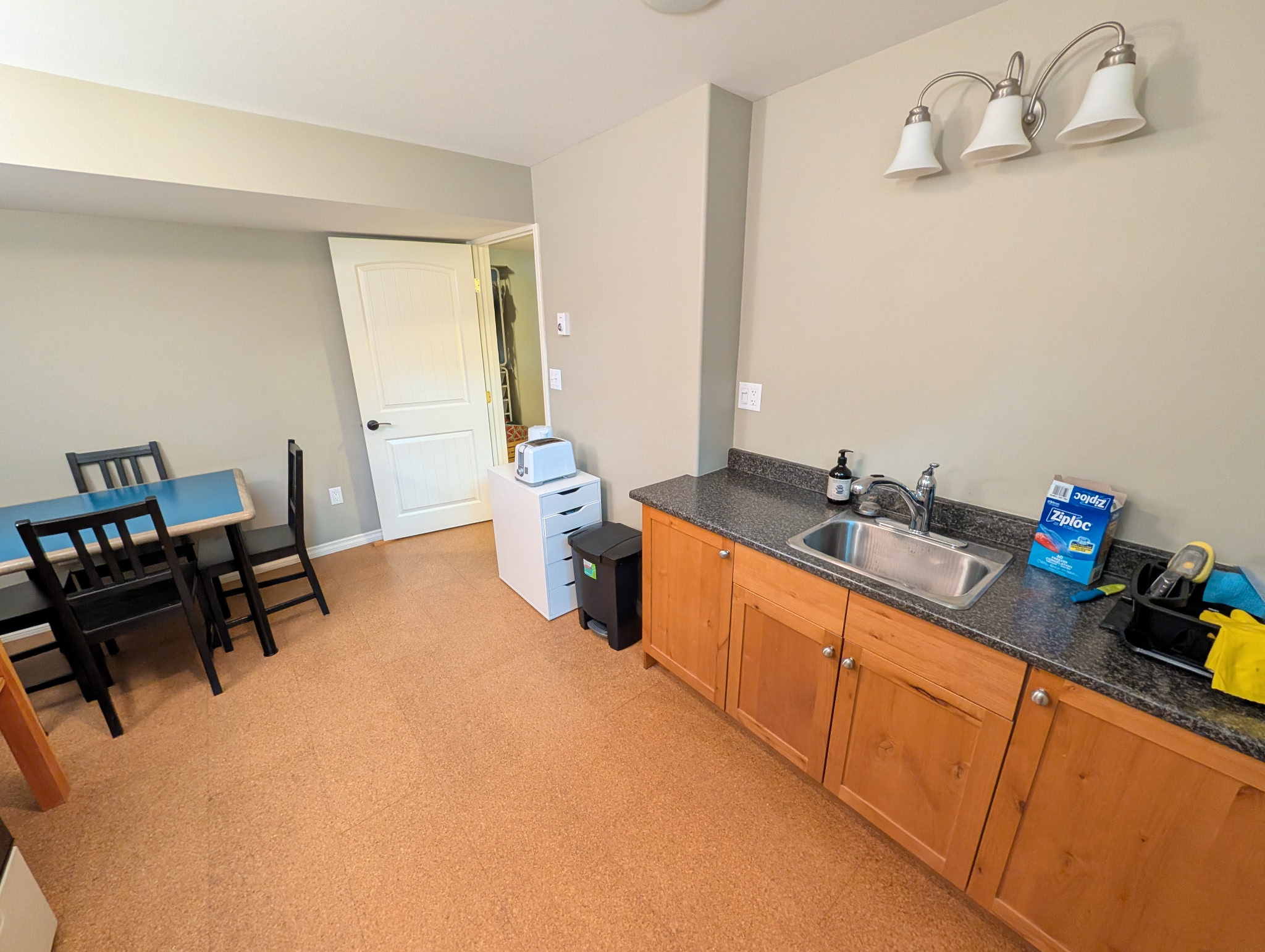 Townsite Home w/ Suite, Hot Tub & Big Yard