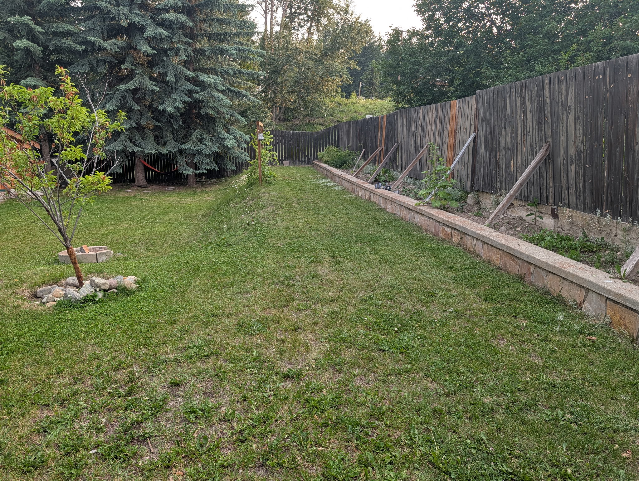 Townsite Home w/ Suite, Hot Tub & Big Yard