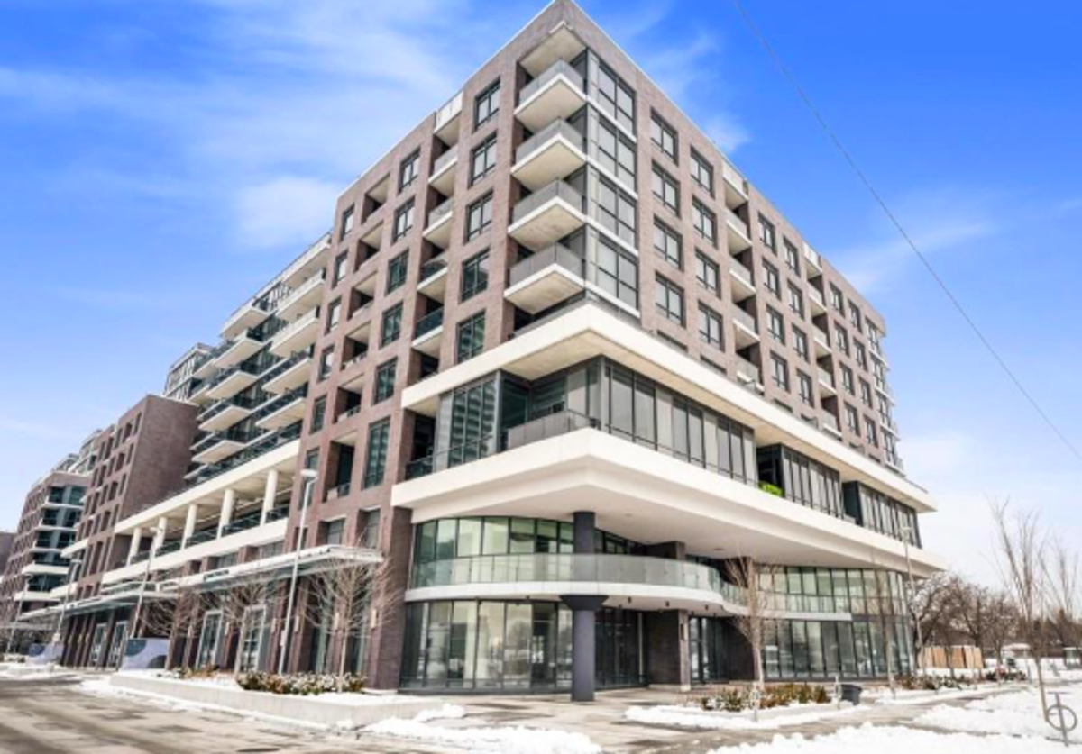 Condo For Sale in Etobicoke, ON - 1 bed, 1 bath