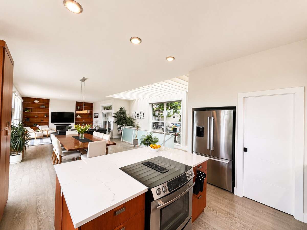 Private Executive Home with Views