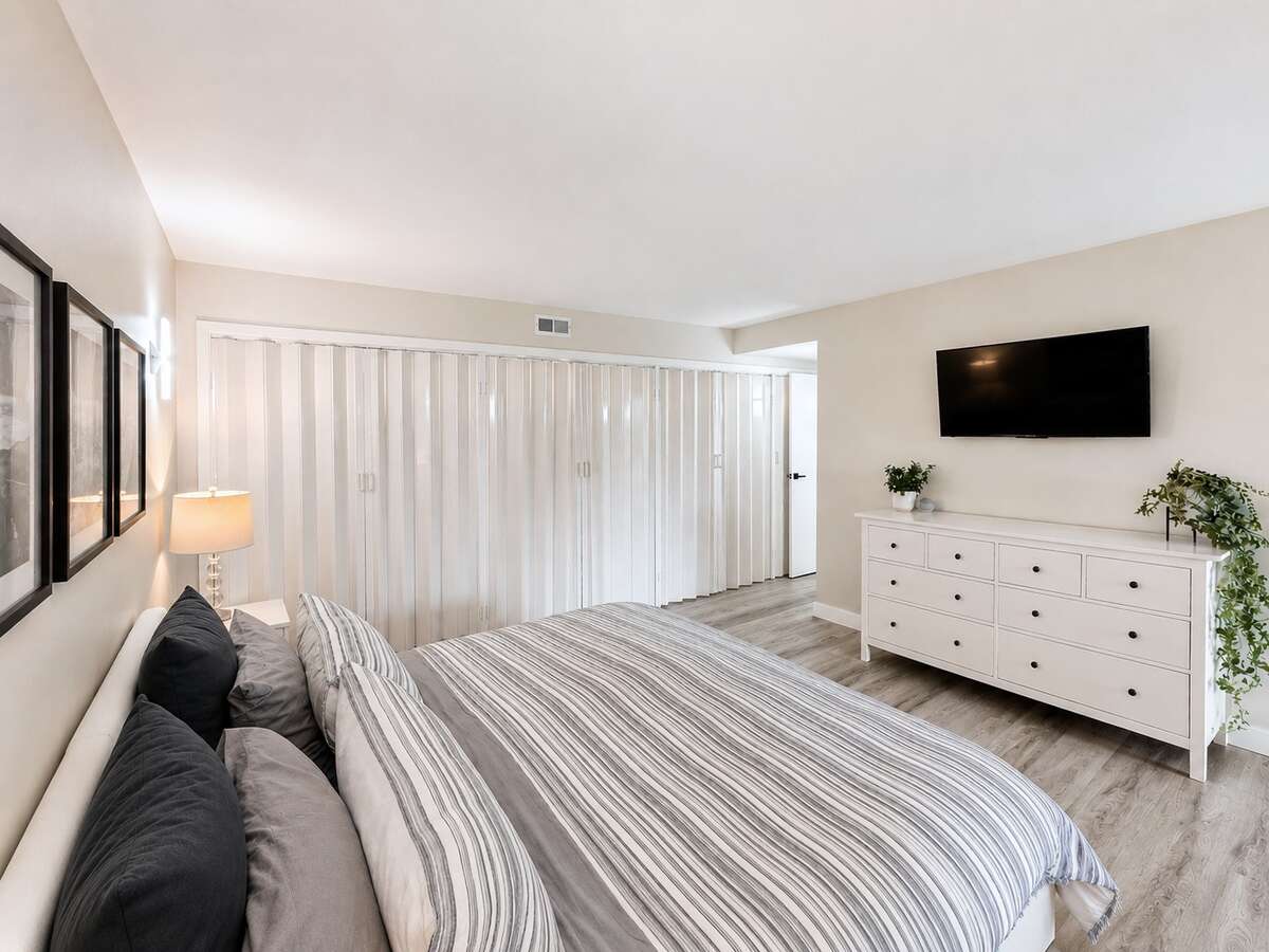 Private Executive Home with Views