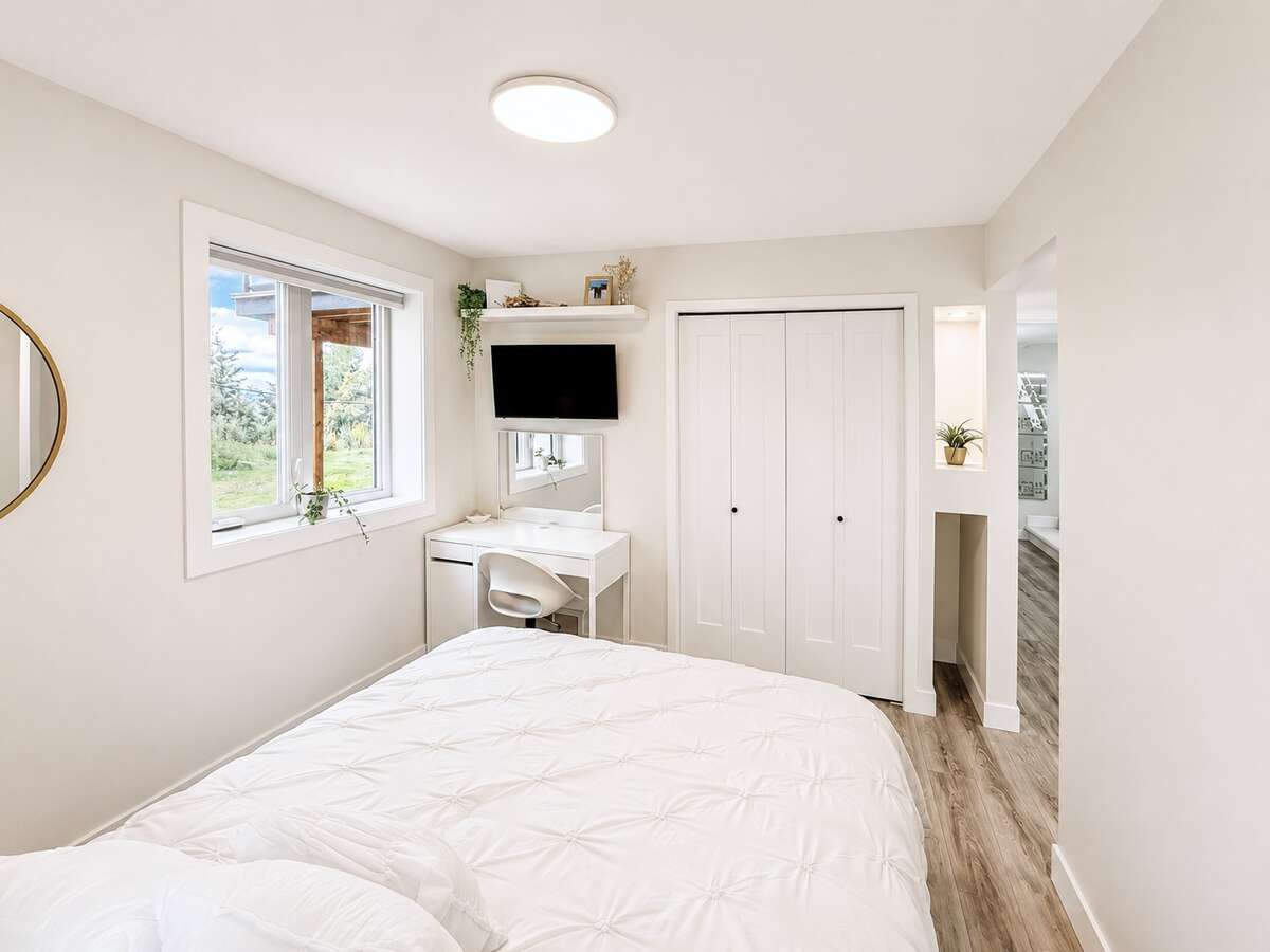 Private Executive Home with Views