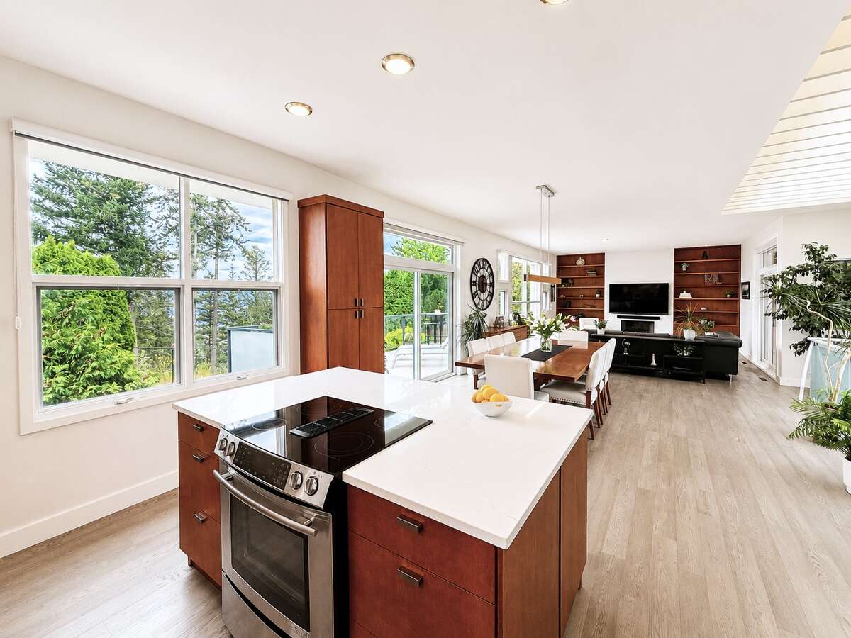 Private Executive Home with Views