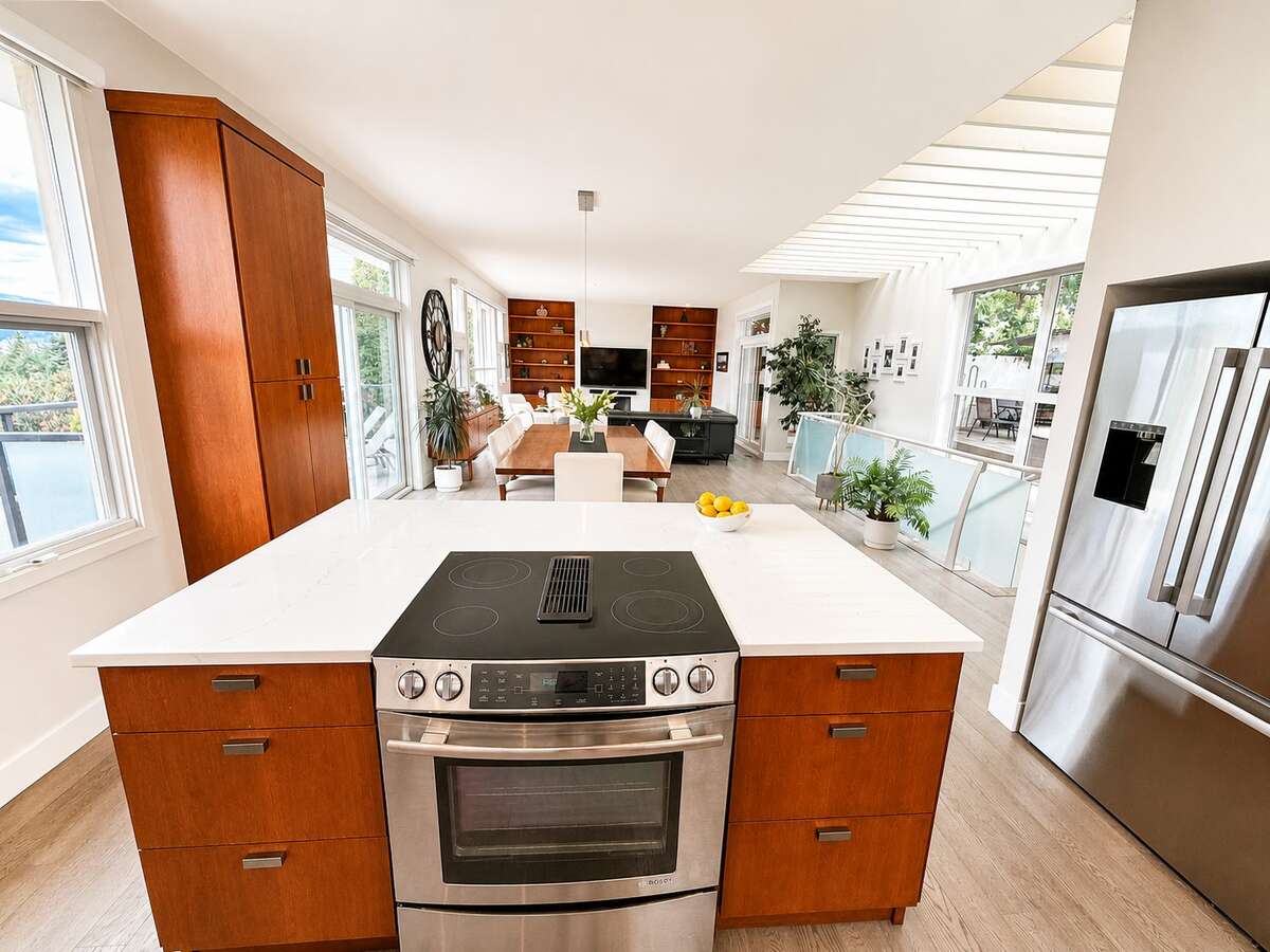 Private Executive Home with Views