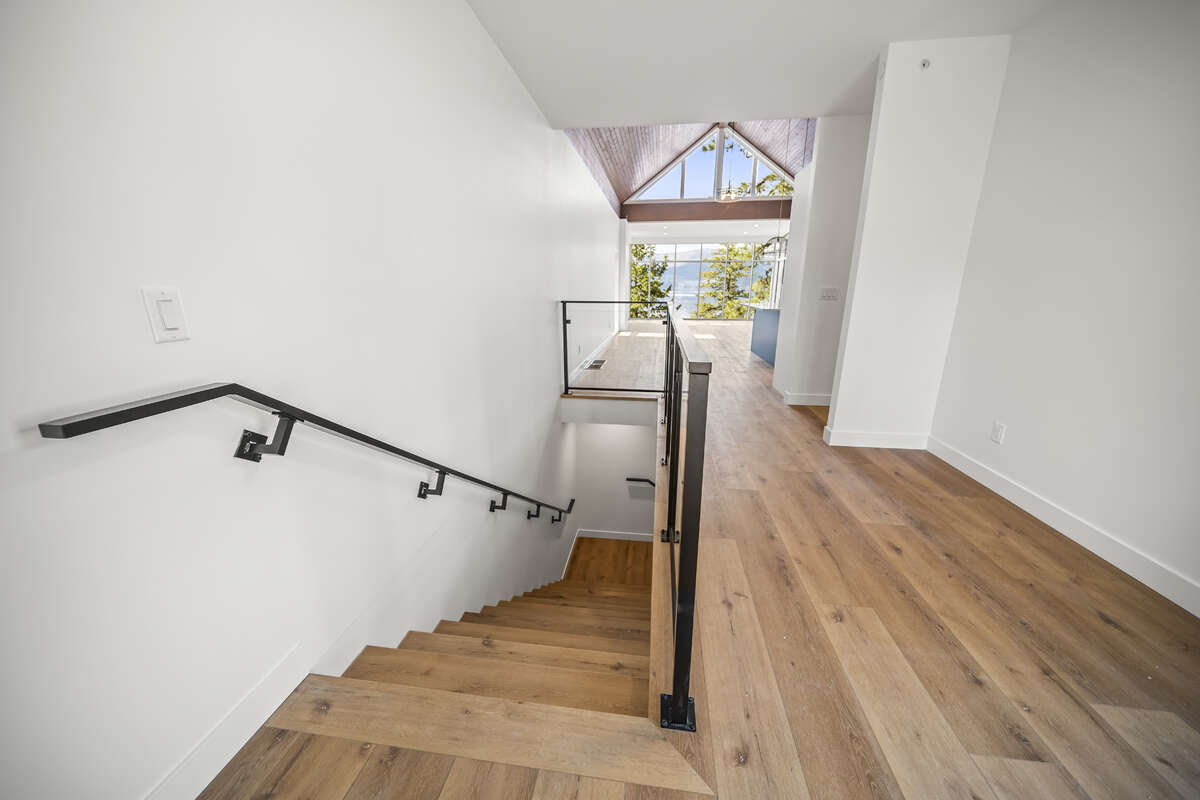 Duplex / Half Duplex / Recreational Property For Sale in Vernon, British Columbia - 2+1 bdrm, 3 bath (162, 9845 Eastside Road)