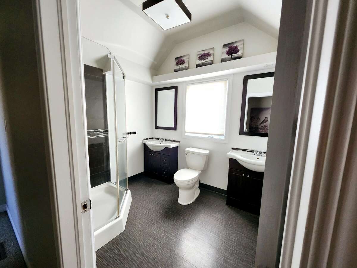 Upper Bathroom