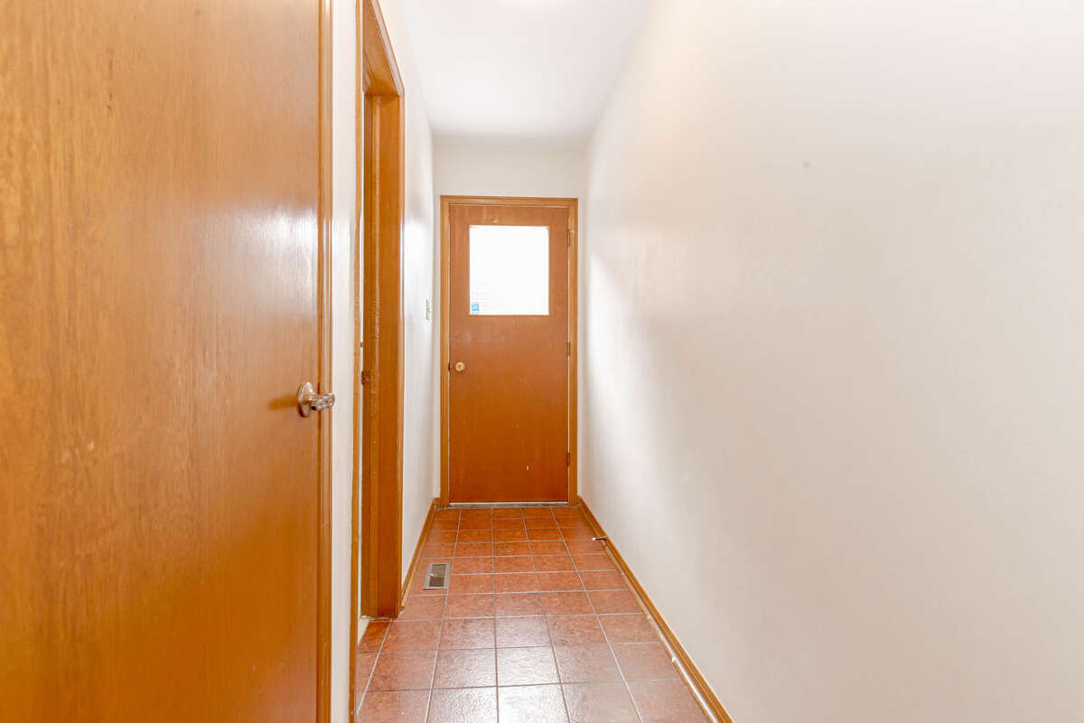 Bedroom 3 - home office (ground floor)