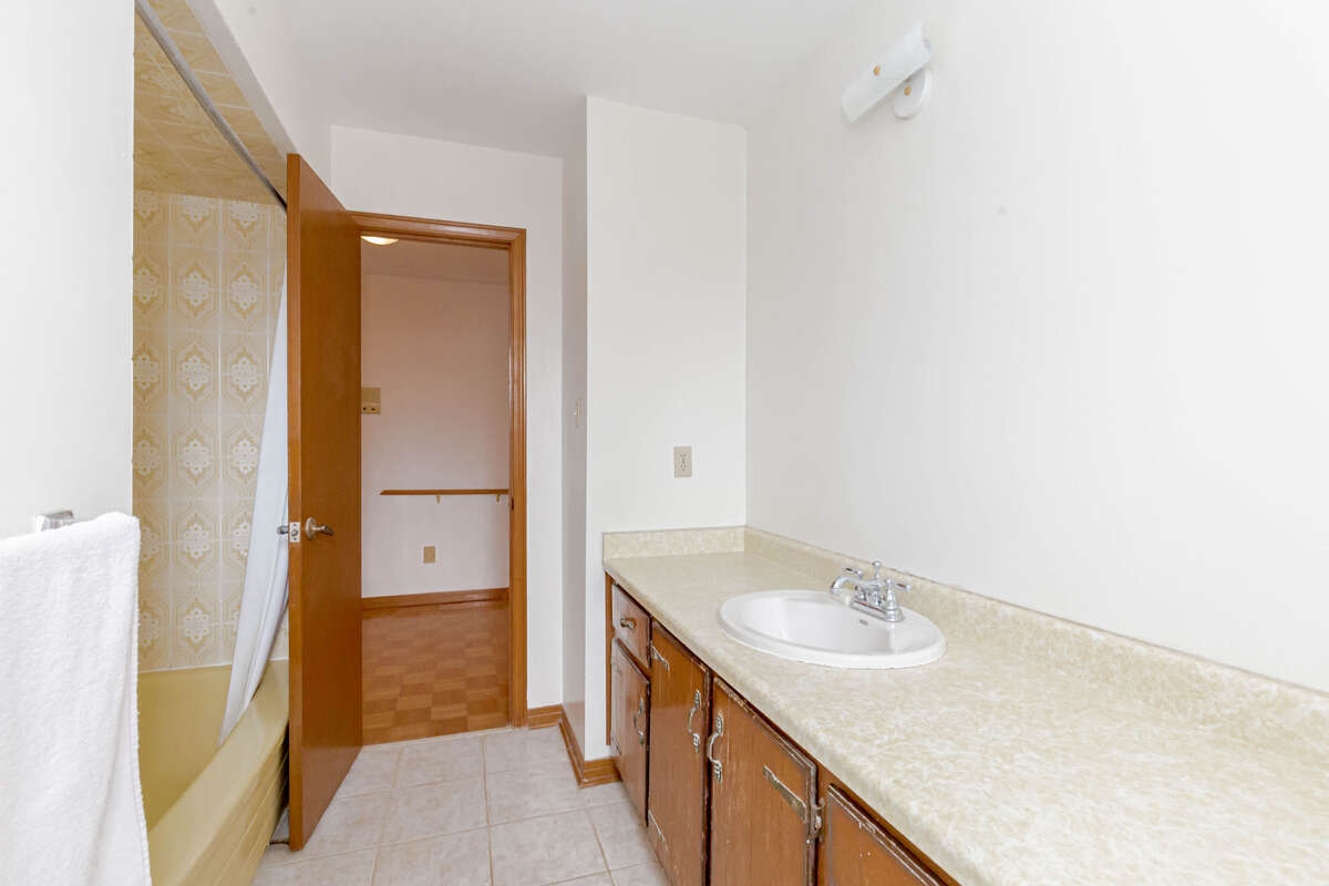 2nd floor washroom