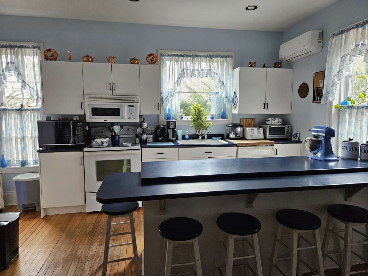 Very Large Kitchen With ++ Storage