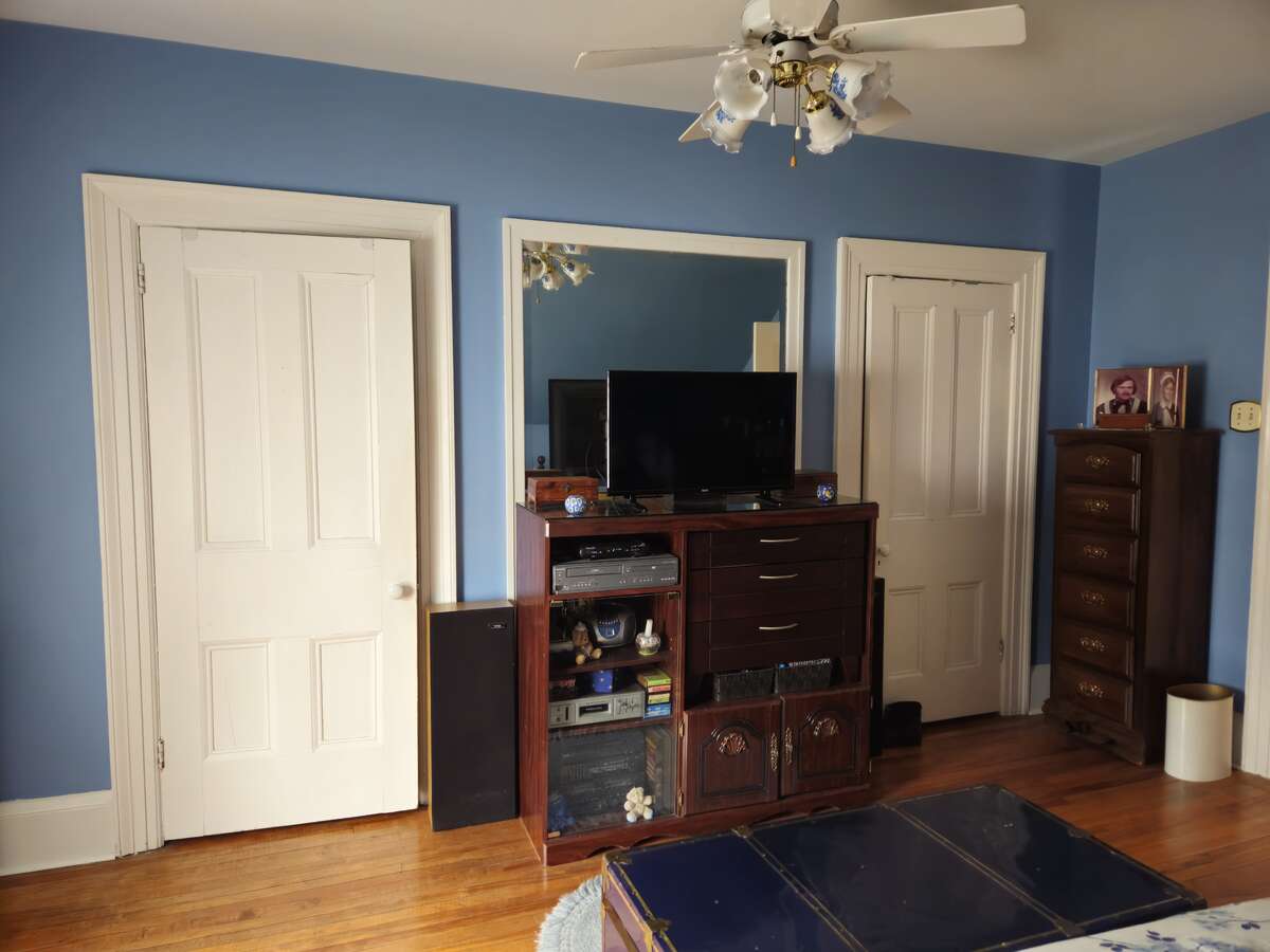 MBR Walk In Closets